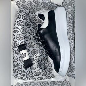 Alexander McQueen Mens Black/White